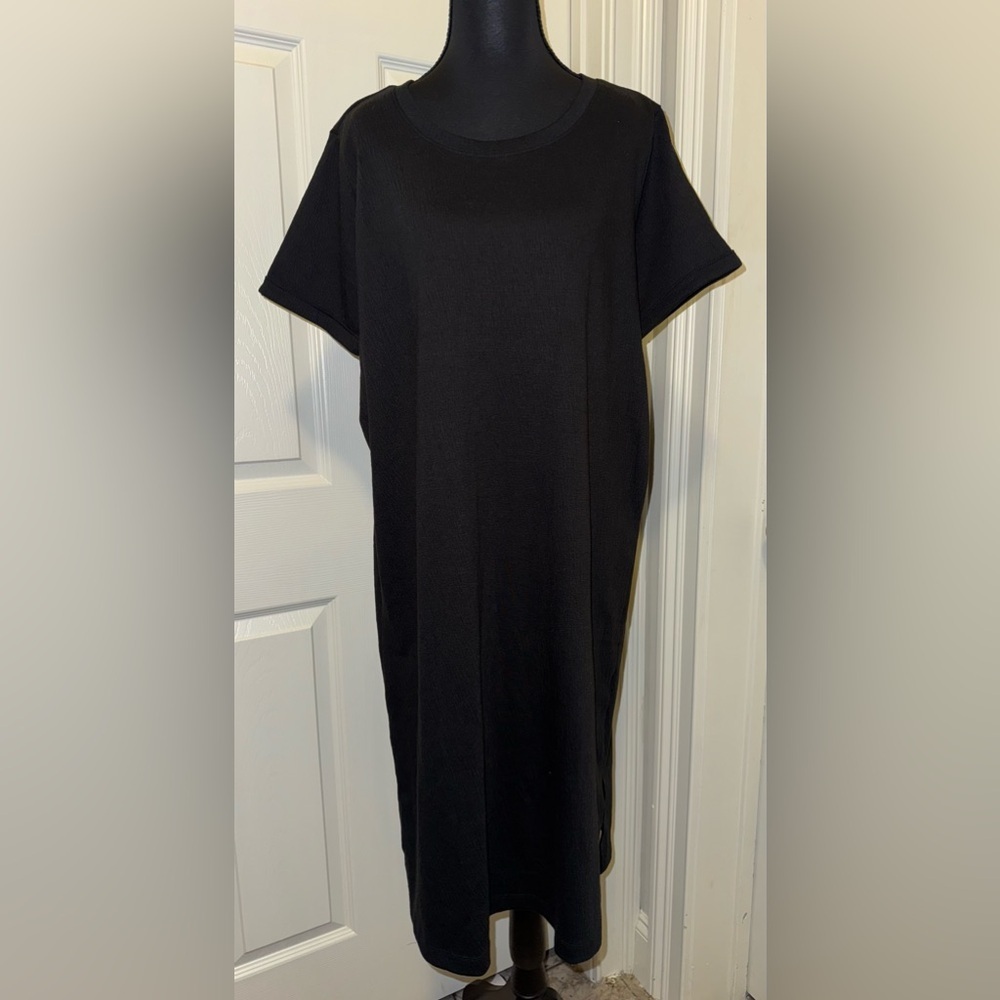 Jessica Simpson Classic Black Midi Dress